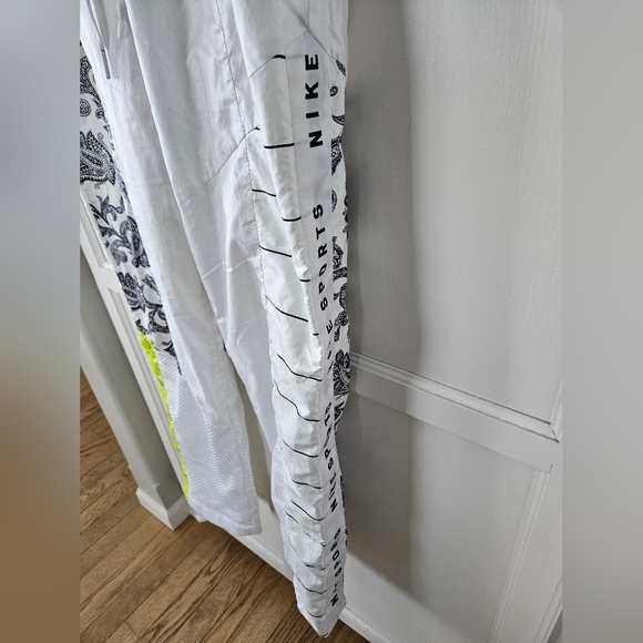 Nike Sportswear Pants - Picture 5 of 10